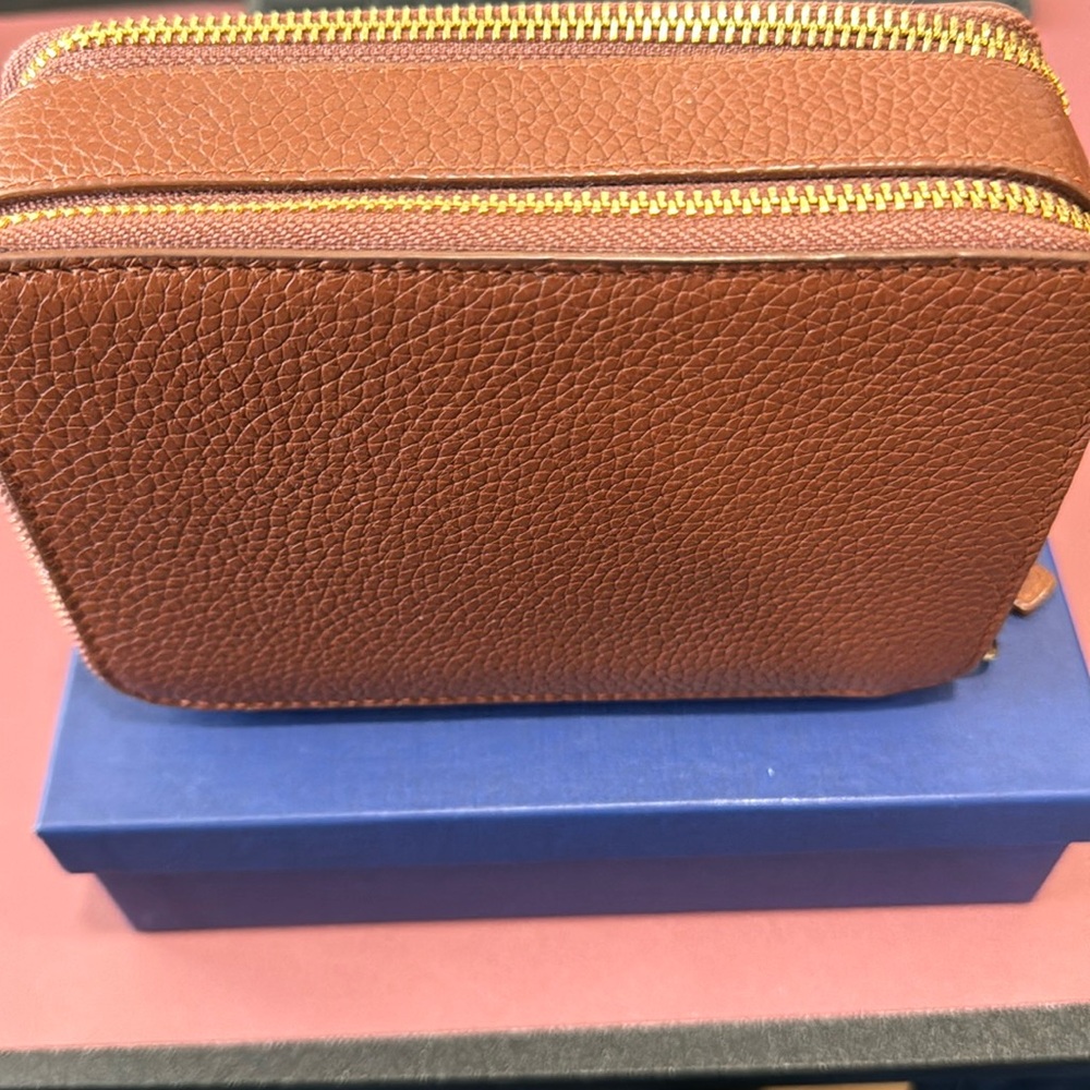 Like New Royce Crossbody Camera Bag